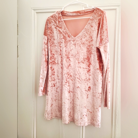Mid-Thigh, Long Sleeve Pink Dress - Picture 1 of 3